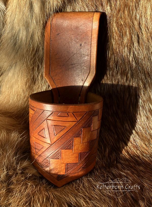 "Geometric Pattern" Leather Belt Horn Holder