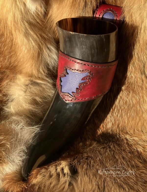 "Winter Wolf" Leather Belt Horn Holder